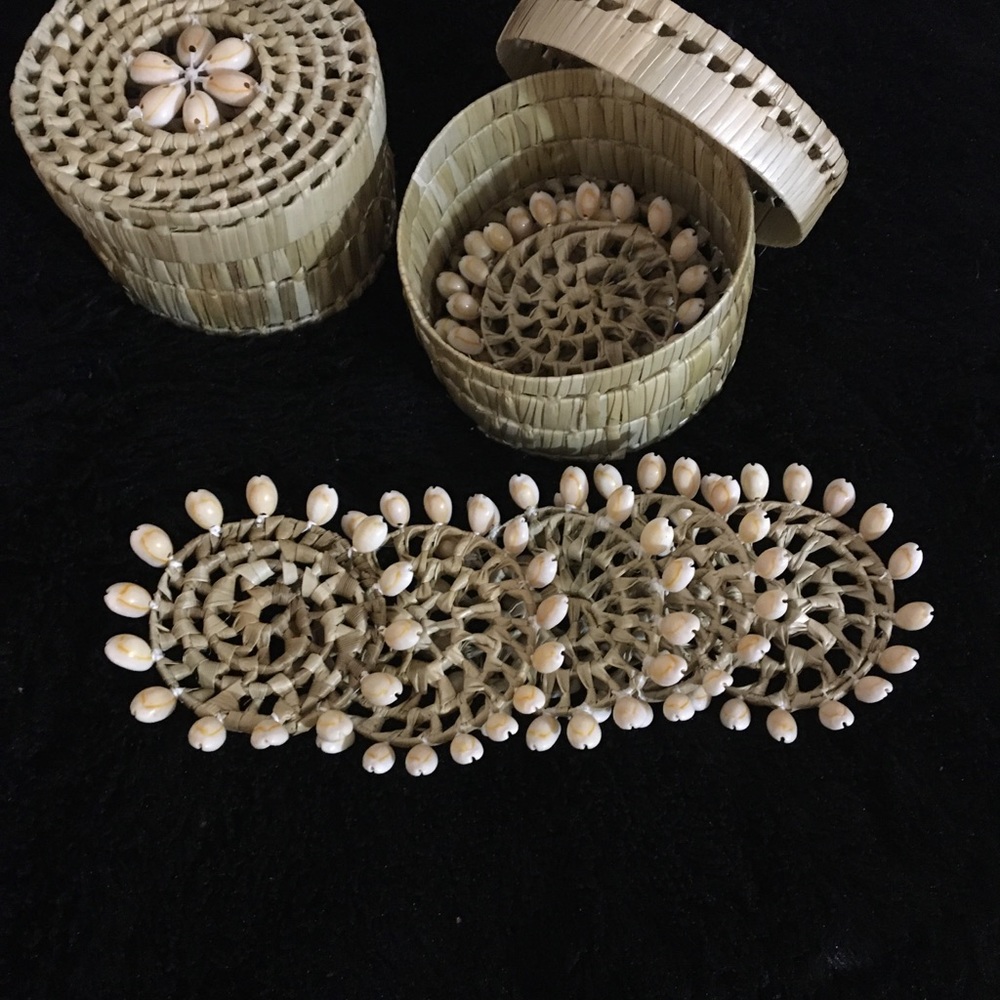 Island Shell Coaster - Picture 2 of 2